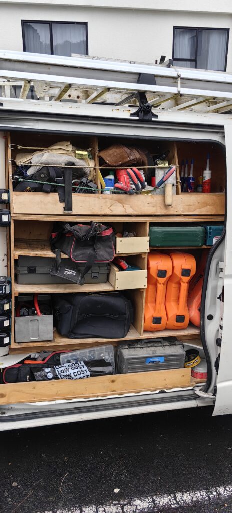Plumber Plumbing Van Auckland 09